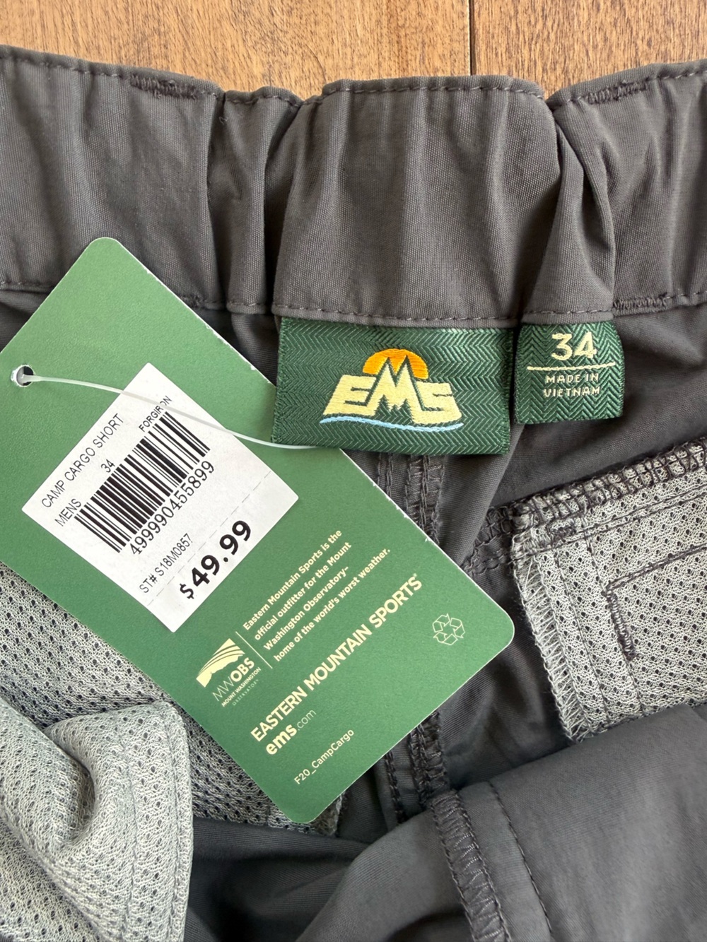 NWT Eastern Mountain Sports Gray Camp Cargo Shorts Size 34 - Picture 3 of 6